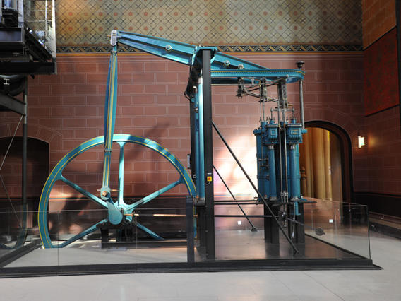 Machine à vapeur