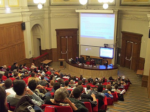 Conférence Conférence