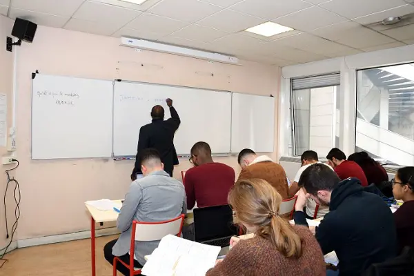 Eleves en cours a l'Intec